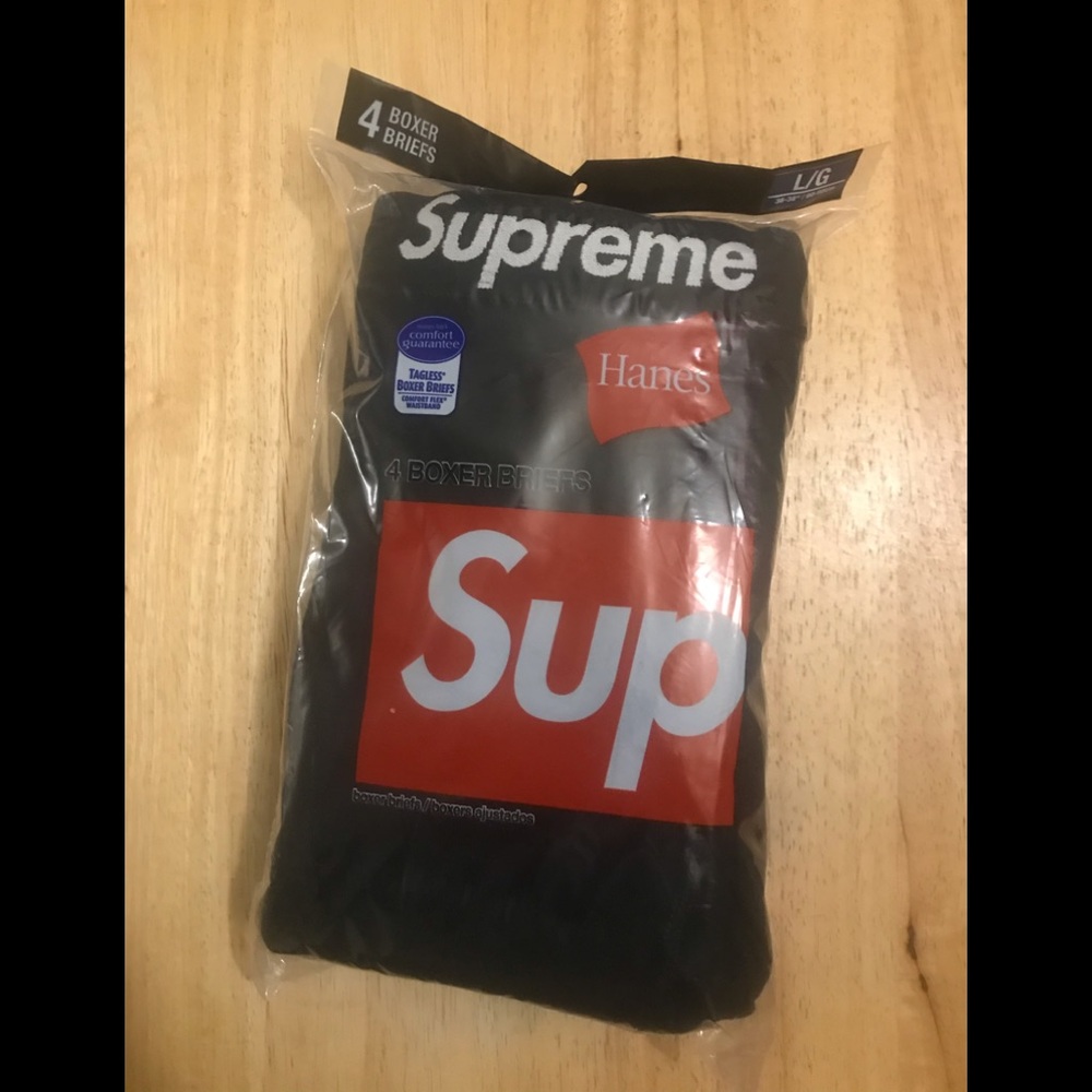 Supreme black boxers
